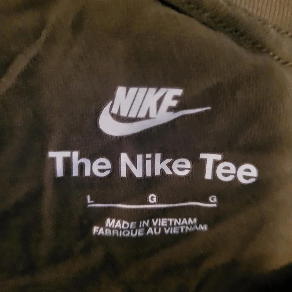 Nike Tee Green sz L